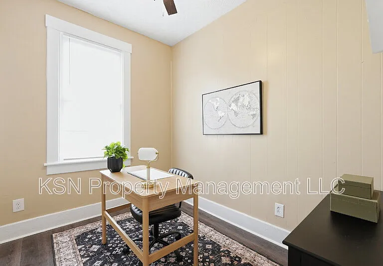 716 W 38th St — Photo 23