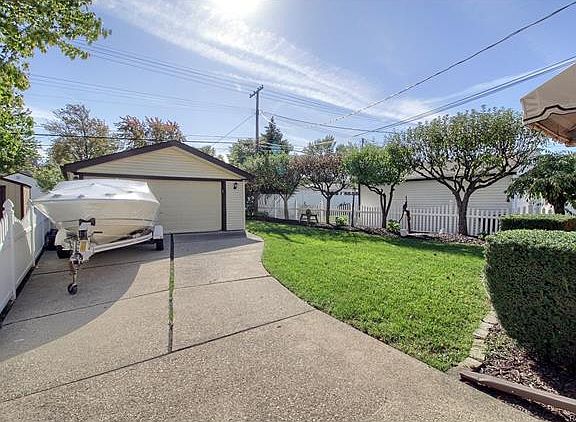2nd image of 21324 Ardmore Park Dr