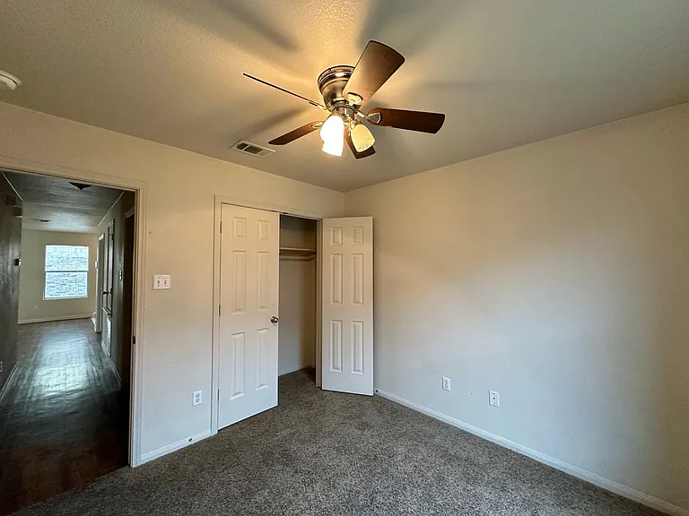 2311 Price Dr — Photo 14