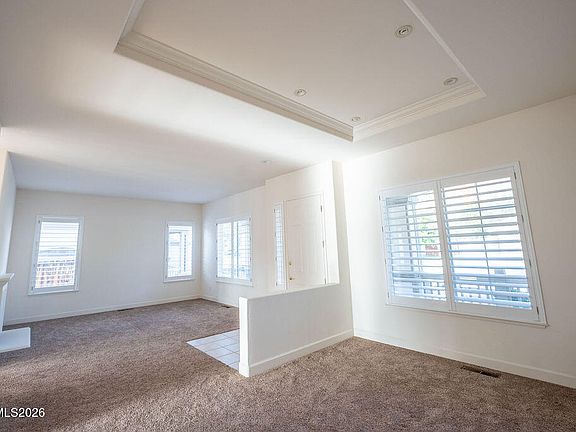 4th image of 581 Derby Ct