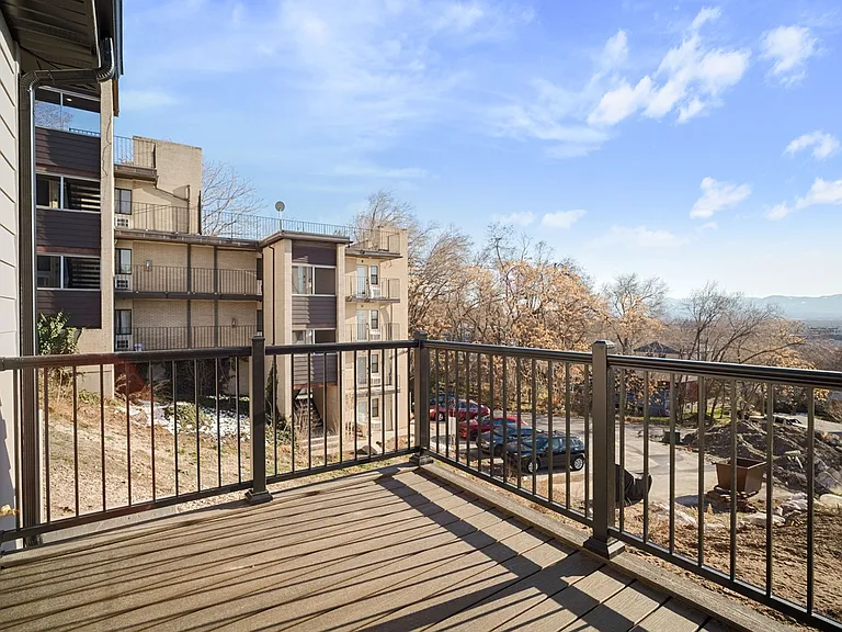 603 N Darwin St — Photo 15