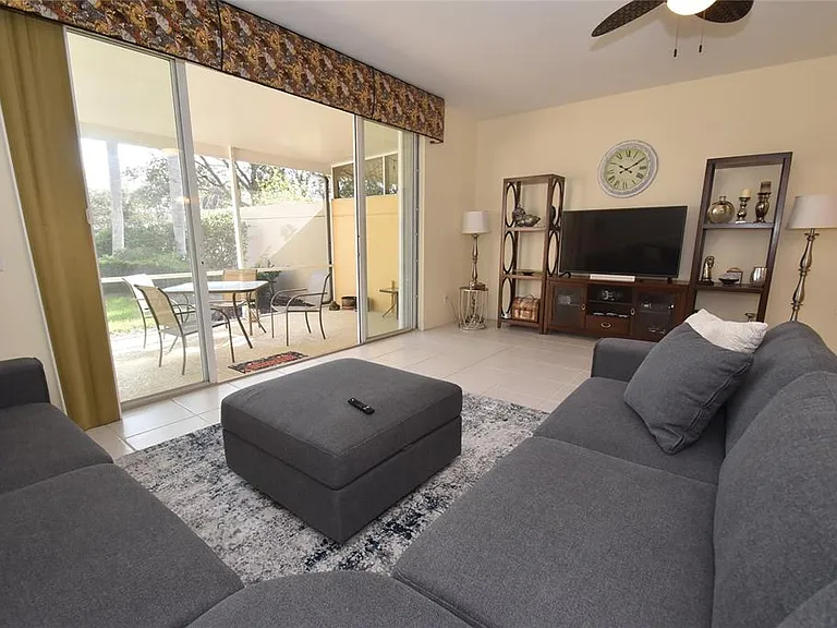 7624 Bergamo Ave #4B — Photo 7