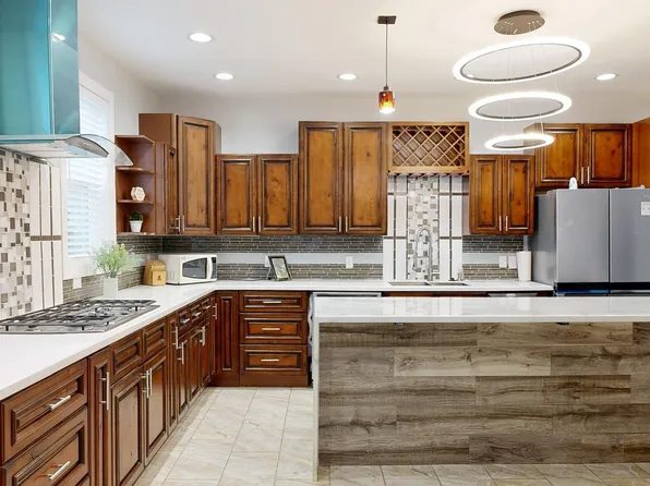 627 Hopkins St, Mount Pleasant, MI 48858