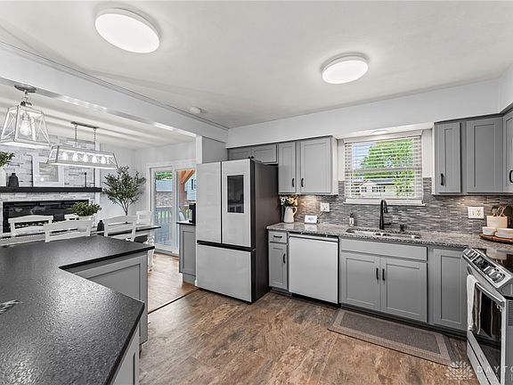 3rd image of 705 Nottingham Pl