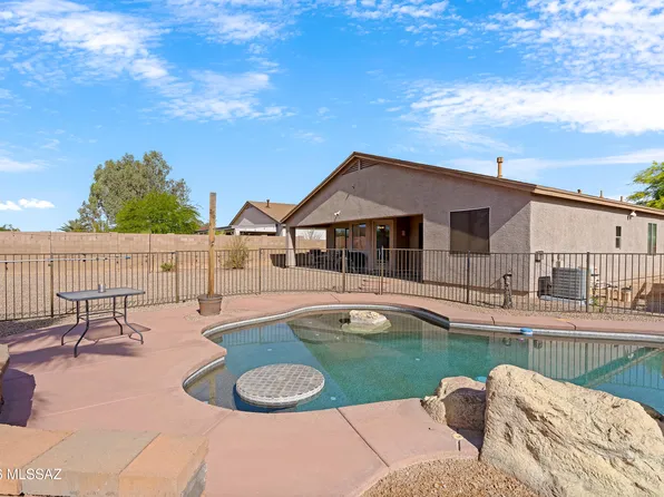8379 W Avecenna St, Tucson, AZ 85757