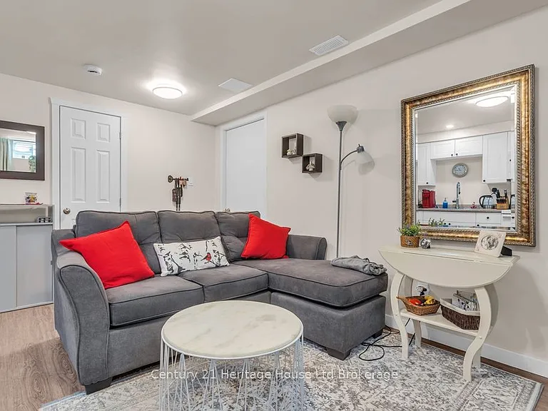 112 Rolph St #6 — Photo 1