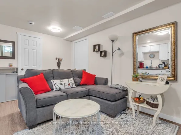 112 Rolph St #6, Tillsonburg, ON N4G 3Y6