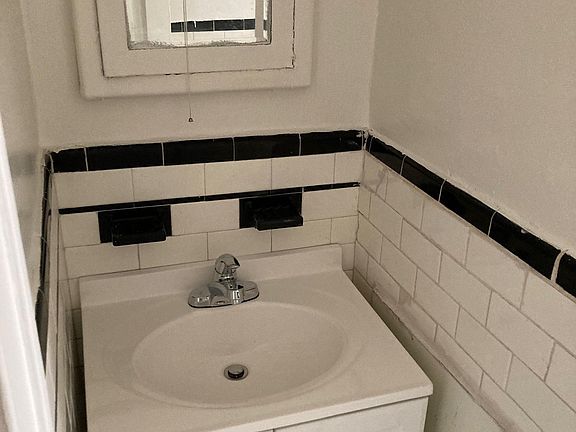 3rd image of 265 S Allen St APT 5