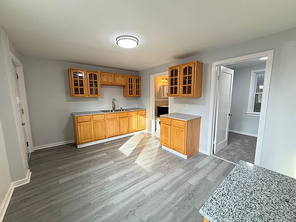 4th image of 2026 Hertel Ave APT 5