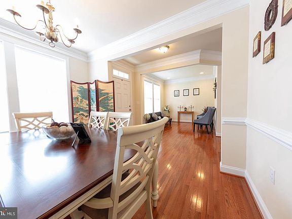 4th image of 209 Dinwiddie Way