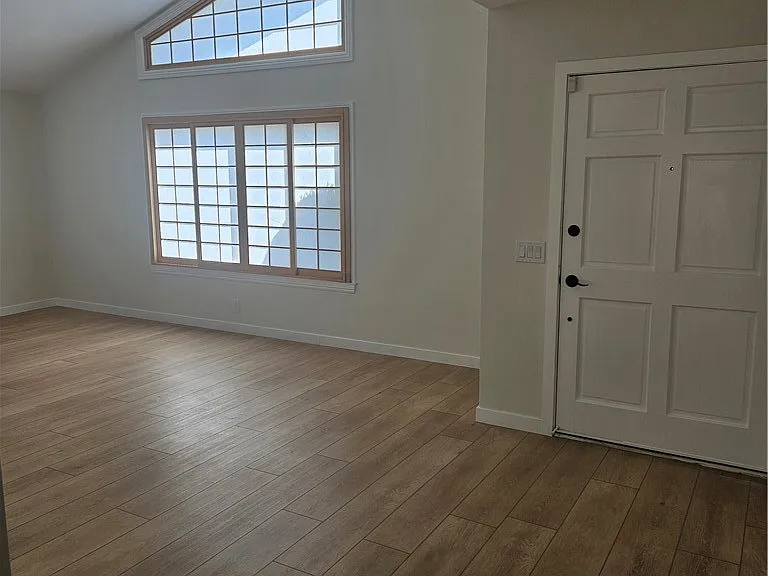 6801 Glen Dr — Photo 2