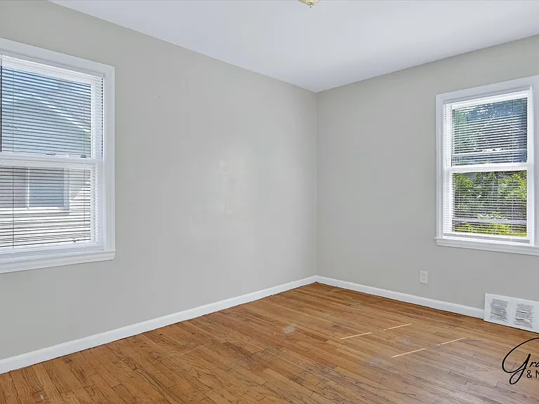 20410 Five Points St — Photo 8