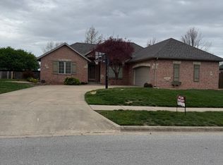 708 E Spring Dr, Ozark, MO 65721