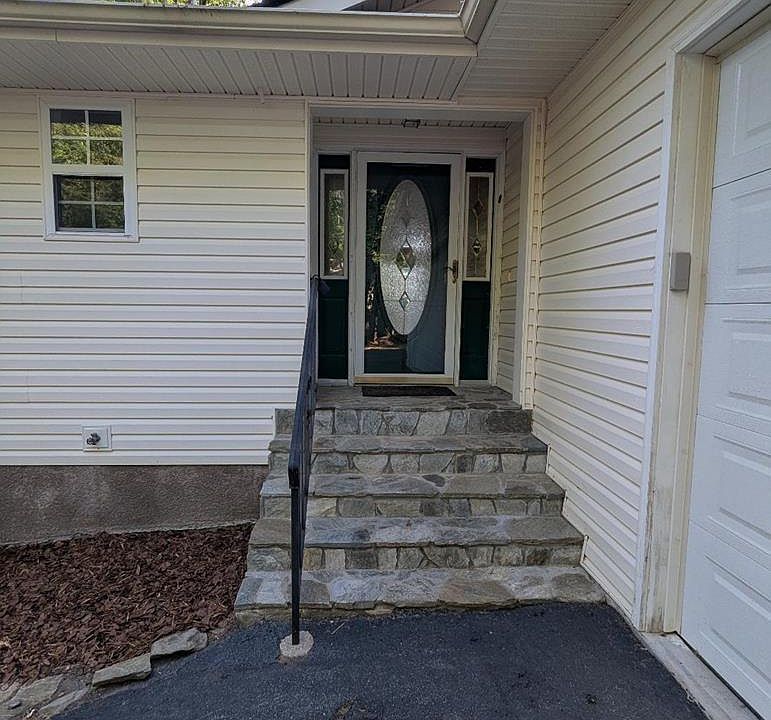 1st image of 283 Deaver Cove Rd