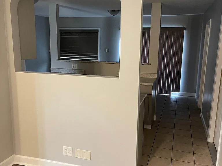 21906 Clyde Ave — Photo 9