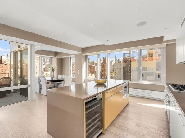 245 West 19th Street image 3 of 9