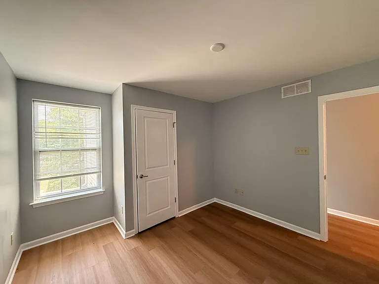 10 Rowand Way E — Photo 12