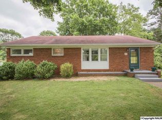 802 Giles Dr NE, Huntsville, AL 35801