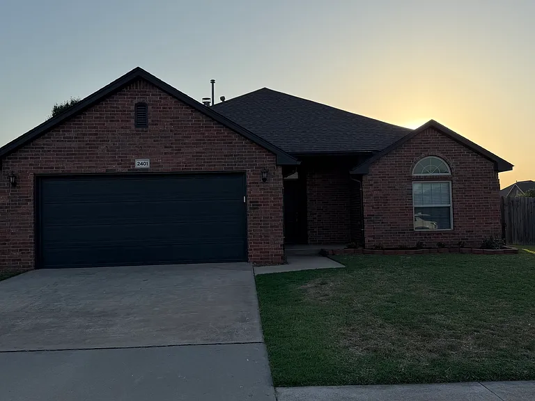 2401 Chadsford Ln — Photo 22