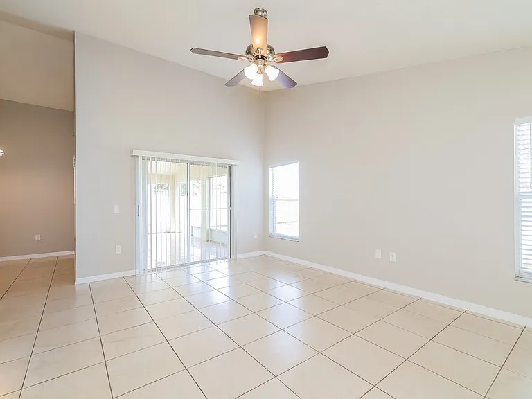 431 Peppermill Cir — Photo 3