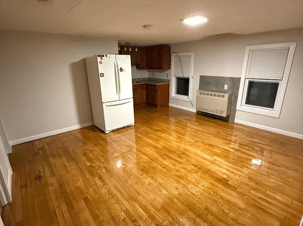 183 George St #3W, Fall River, MA 02720