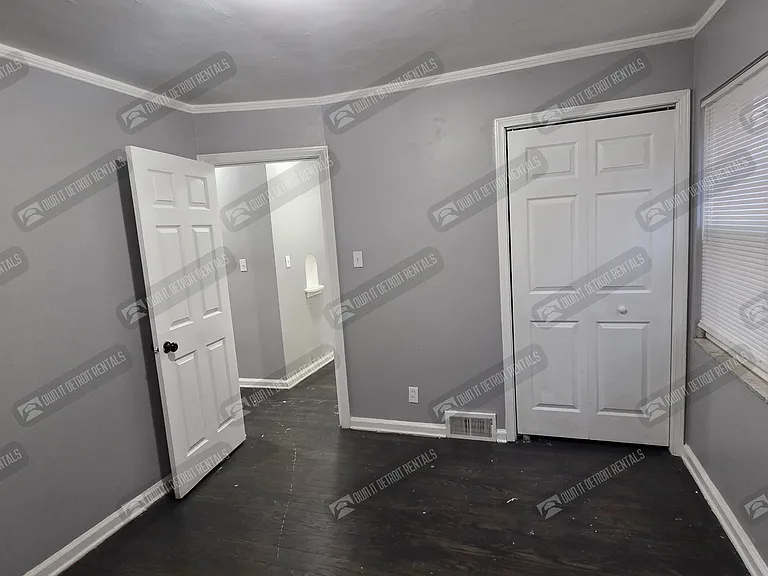 7331 W Outer Dr — Photo 11