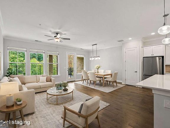 4th image of 240 Walker Ave