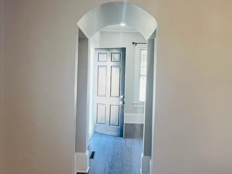 413 W James St — Photo 9