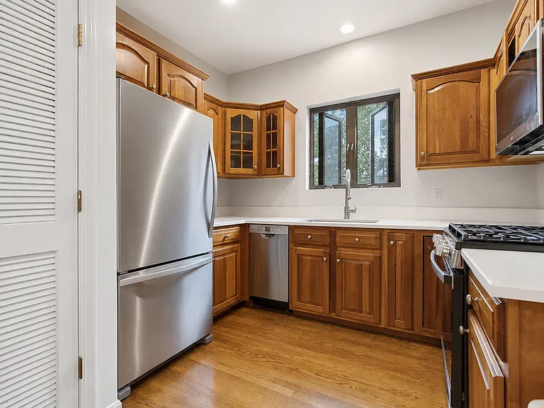 265 Emerson St #3 — Photo 4