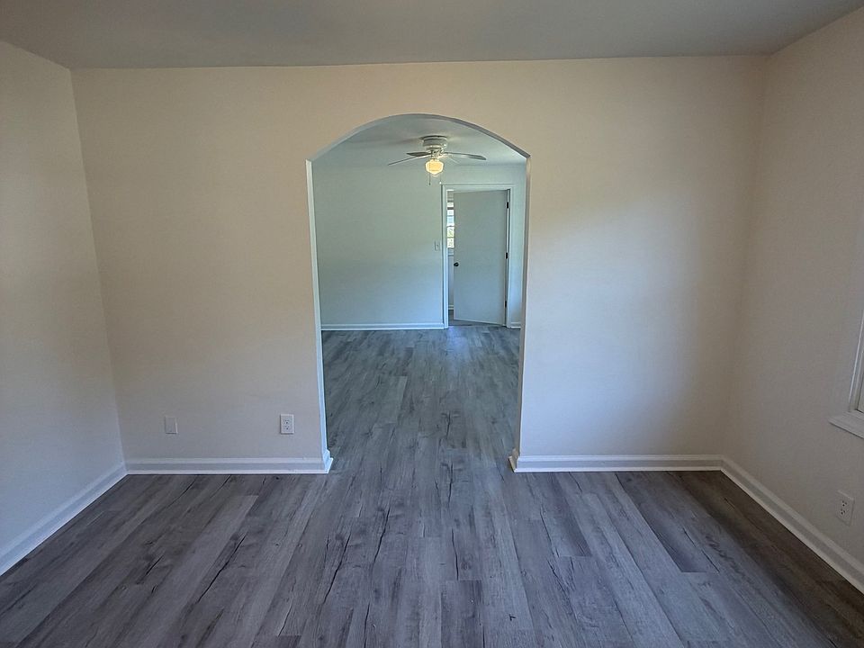 2nd image of 2725 Pleasant Wood Dr