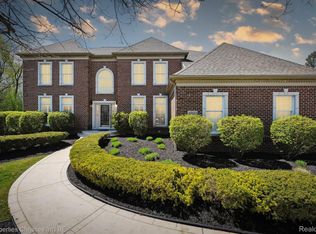 45933 Tournament Dr, Northville, MI 48168