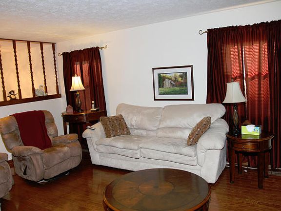 4th image of 1412 S Courtney Oak Ln