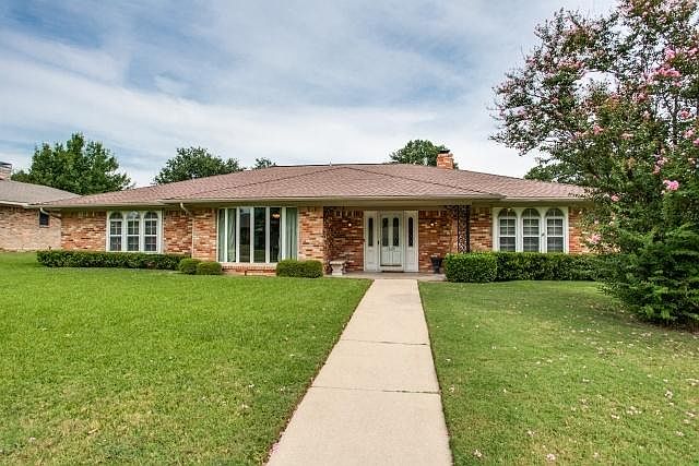 1st image of 1625 Lake Shore Ln
