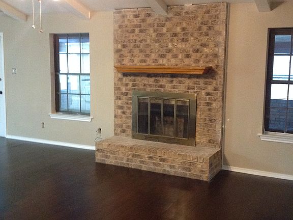 5th image of 807 E Woodlawn Dr