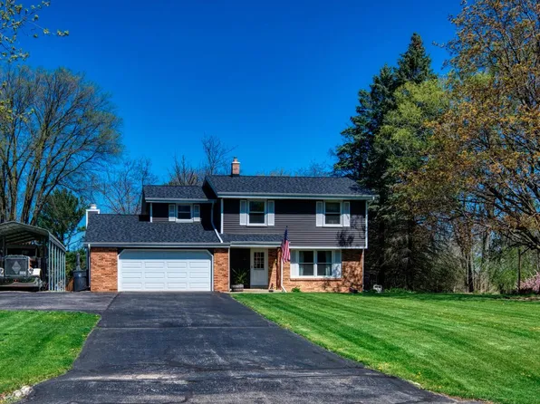 W246S6825 Maple Hill DRIVE, Waukesha, WI 53189