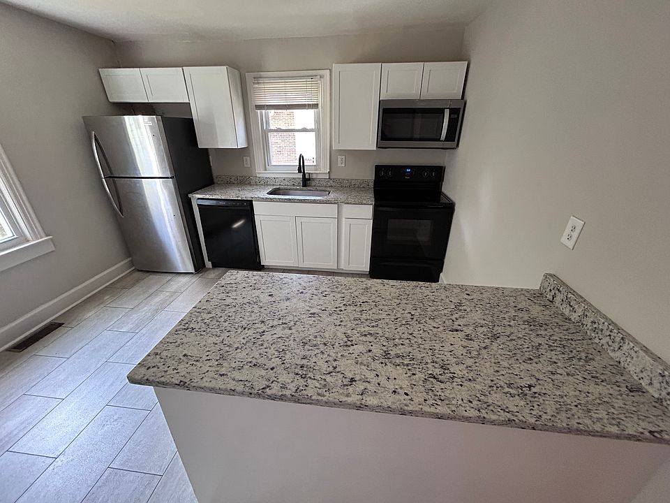 1st image of 209 Logan St APT 2