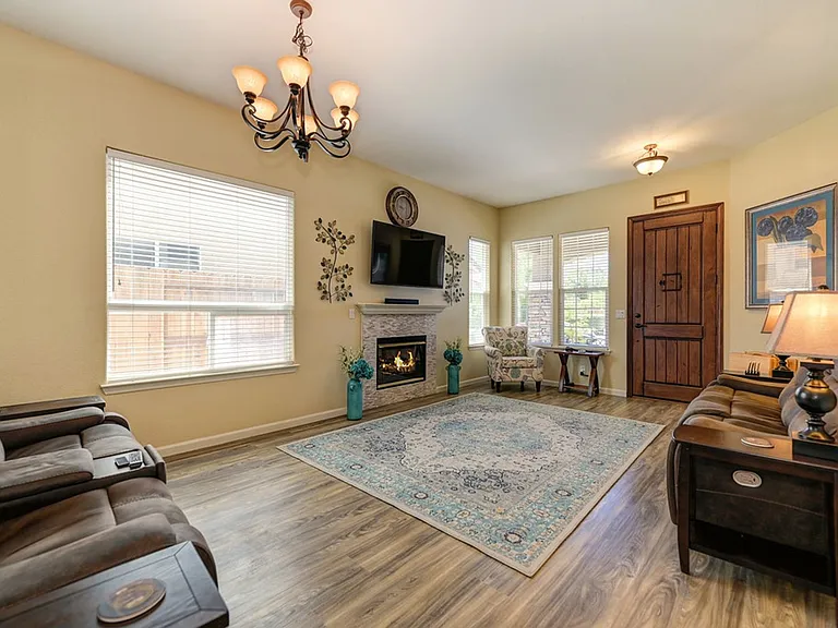 1669 Calabasa Dr — Photo 8