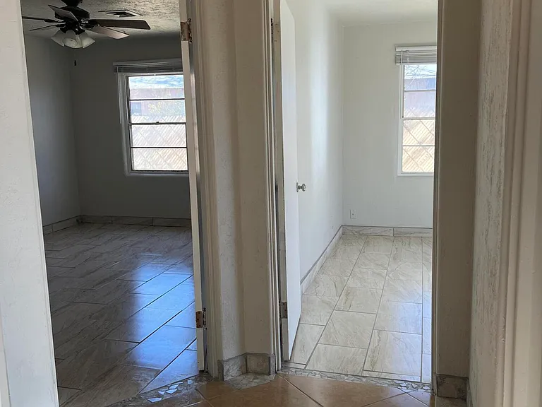406 N 1st Ave — Photo 16