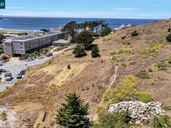 670 Roberts Rd, Pacifica, CA 94044