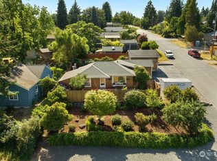 15841 10th Ave NE, Shoreline, WA
