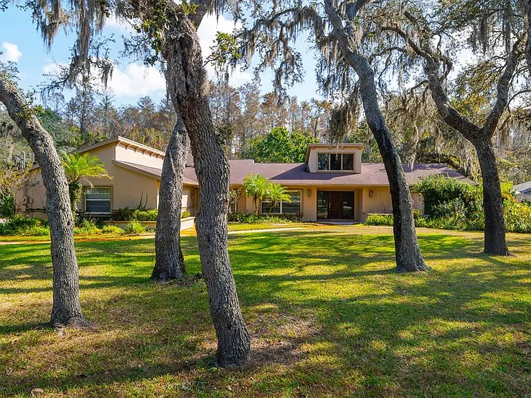 10206 Lakeview Dr — Photo 46