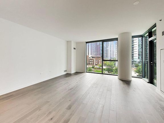 4th image of 211 N Harbor Dr #403