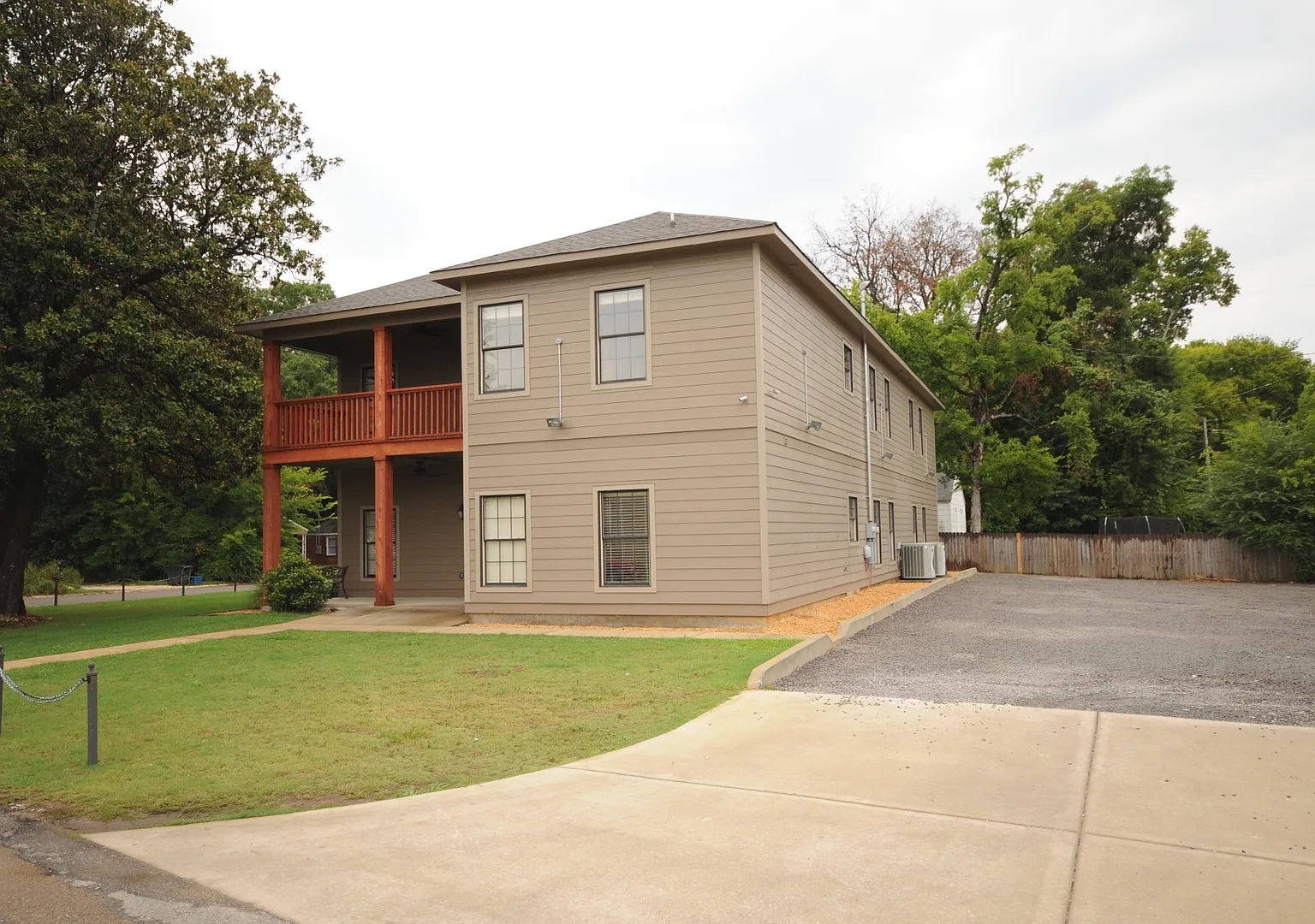 497 Wesley Place — Photo 3