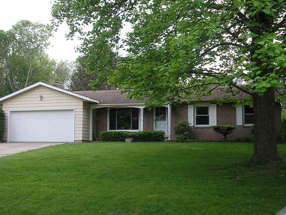1st image of 58371 Hilly Ln