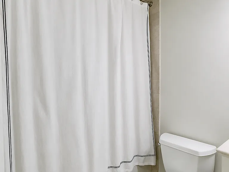 715 Leister Dr — Photo 16