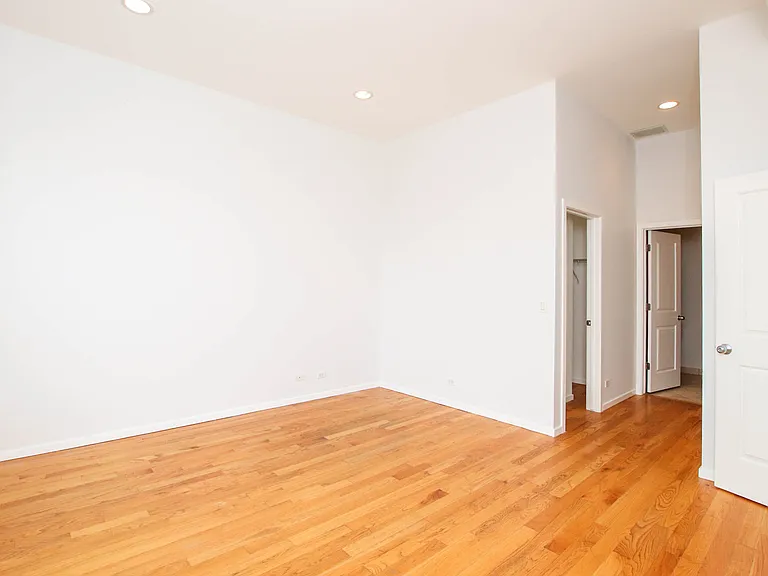 1001 N Milwaukee Ave #303 — Photo 8