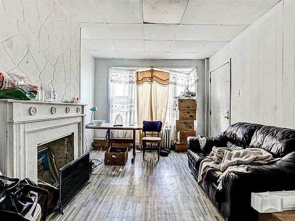 2nd image of 473 Bergen Ave