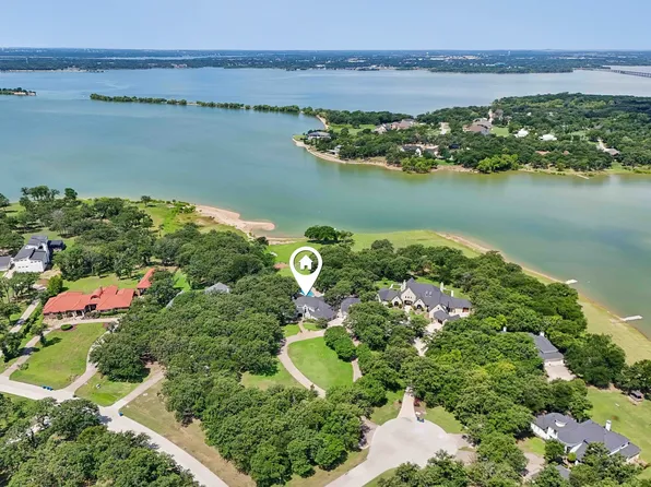 823 Carrie Ct, Lakewood Village, TX 75068