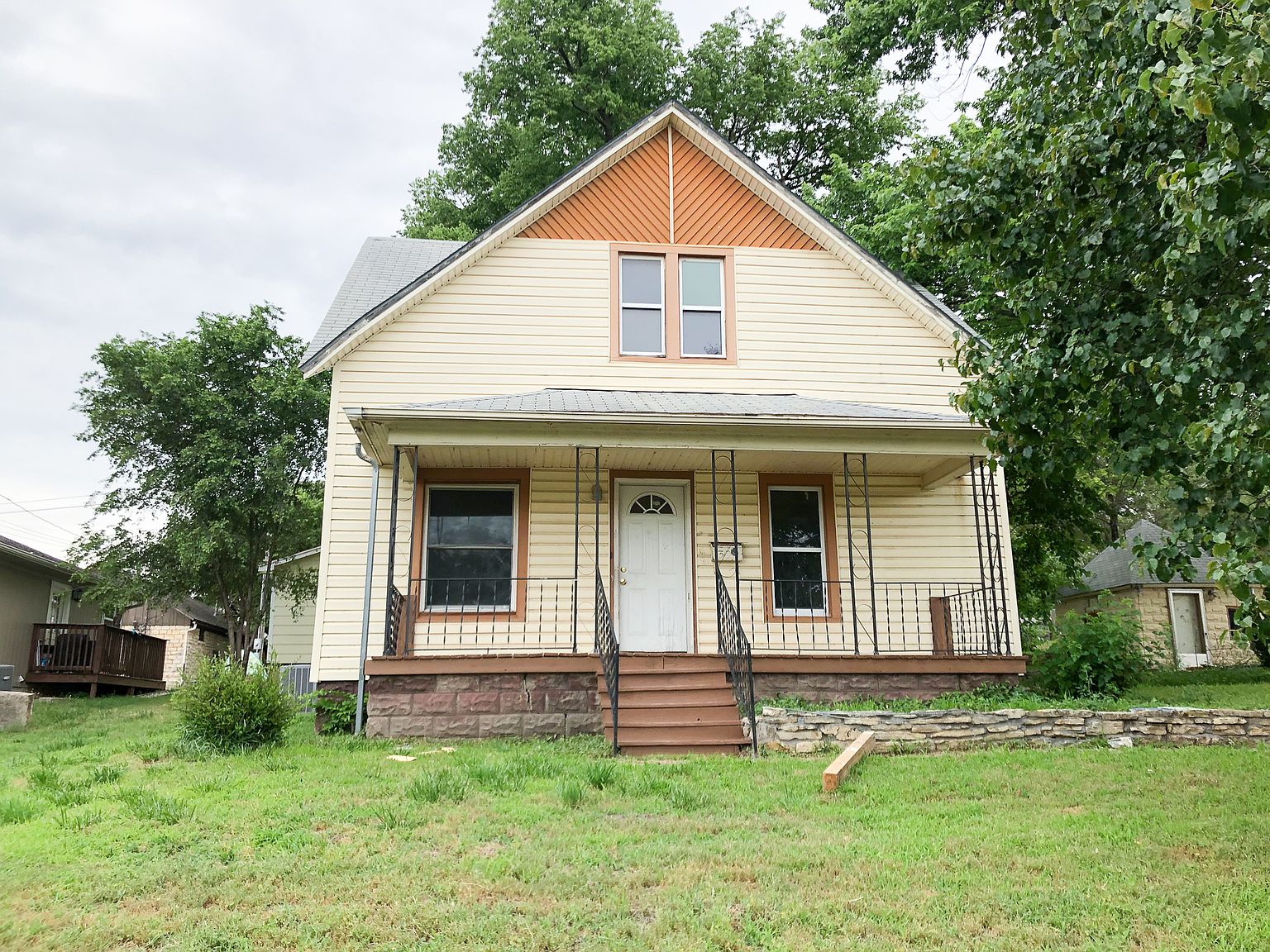 303 Spruce St, Wamego, KS 66547 Zillow