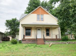 303 Spruce St, Wamego, KS 66547